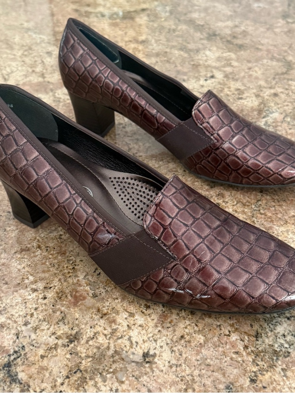 ARA Classic Croc-Embossed Brown Block Heel Pumps 9.5
